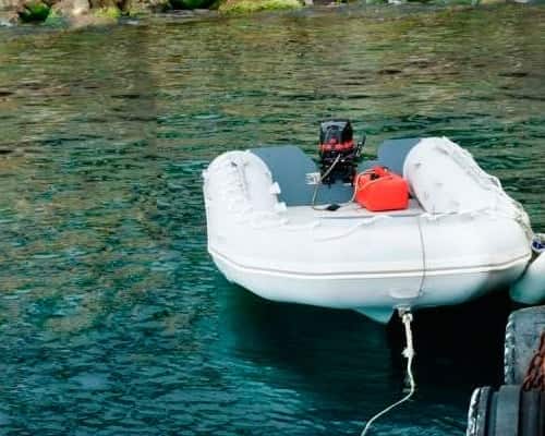 Как выбрать надувную лодку ПВХ под мотор для рыбалки